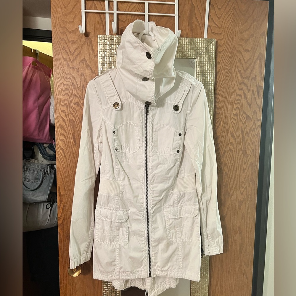 ONLY JEANS BRIGHT WHITE COTTON JACKET … SIZE MEDIUM… EXCELLENT CONDITION.